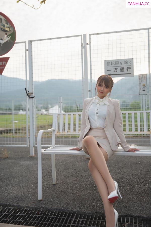 [XiuRen]高清写真图 2023.03.08 No.6383 张思允Nice 短裙美臀